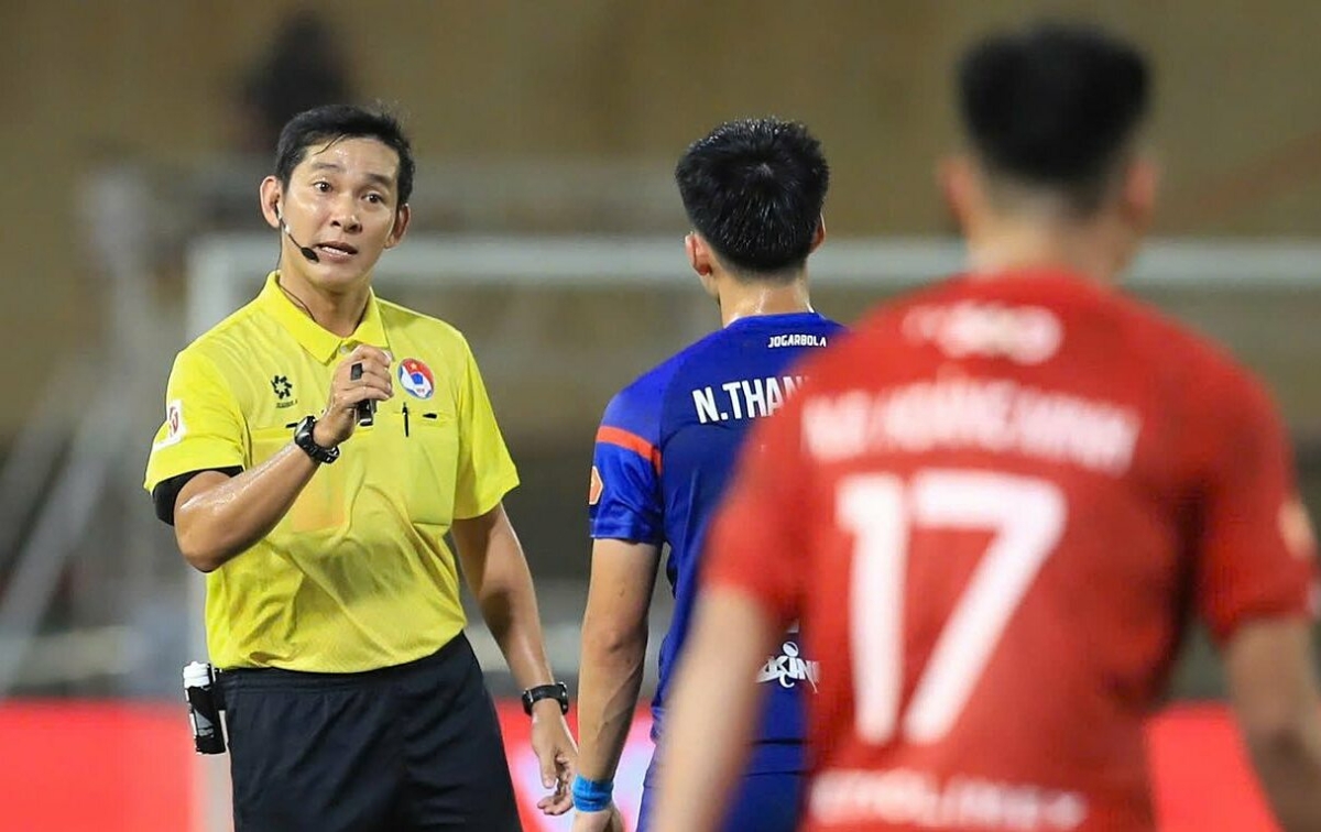 OKVIP chính thức cập nhật: Trọng tài V-League bị treo còi sau sai lầm dù có VAR - hình ảnh - okvipjl.com OKVIP chính thức cập nhật: Trọng tài V-League bị treo còi sau sai lầm dù có VAR - hình ảnh - okvipjl.com