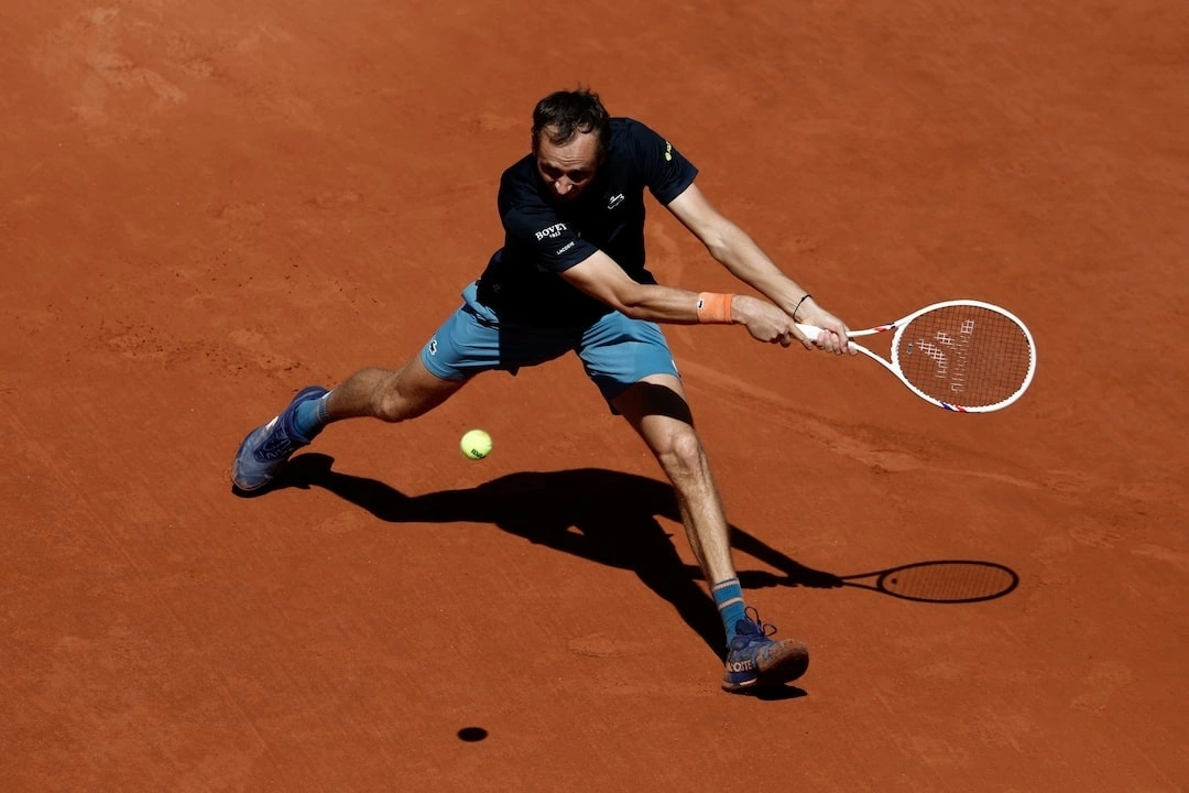 Medvedev lại gục ngã từ vòng một Roland Garros - hình ảnh - okvipjl.com Medvedev lại gục ngã từ vòng một Roland Garros - hình ảnh - okvipjl.com
