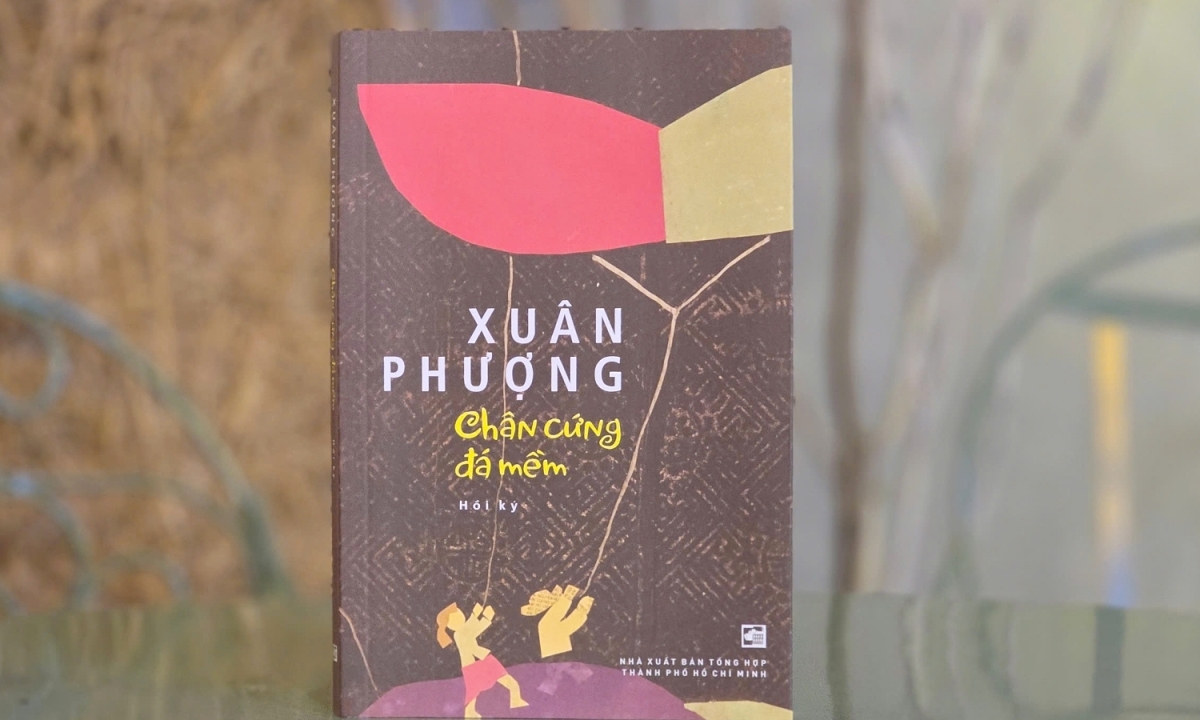 Đạo diễn Xuân Phượng ra hồi ký về khát vọng sống giữa chiến tranh - hình ảnh - okvipjl.com Đạo diễn Xuân Phượng ra hồi ký về khát vọng sống giữa chiến tranh - hình ảnh - okvipjl.com
