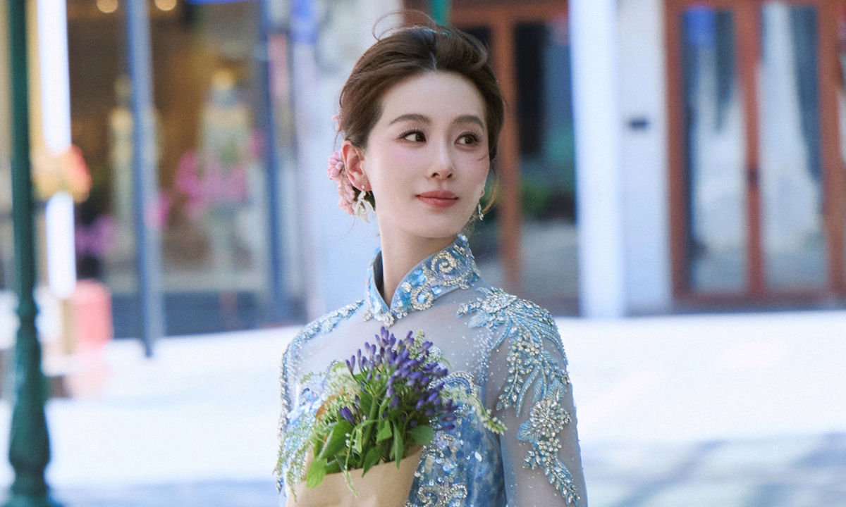Lưu Thi Thi dịu dàng giữa nắng Hà Nội – Khoảnh khắc thanh lịch khiến fan say đắm - hình ảnh - okvipjl.com