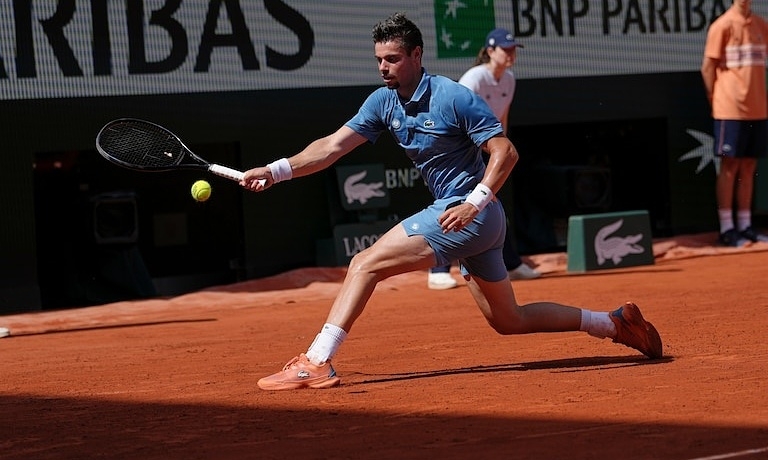 Tay vợt Arthur Gea bỏ dở trận đấu tại Roland Garros 2026 vì tiêu chảy - hình ảnh - okvipjl.com Tay vợt Arthur Gea bỏ dở trận đấu tại Roland Garros 2026 vì tiêu chảy - hình ảnh - okvipjl.com