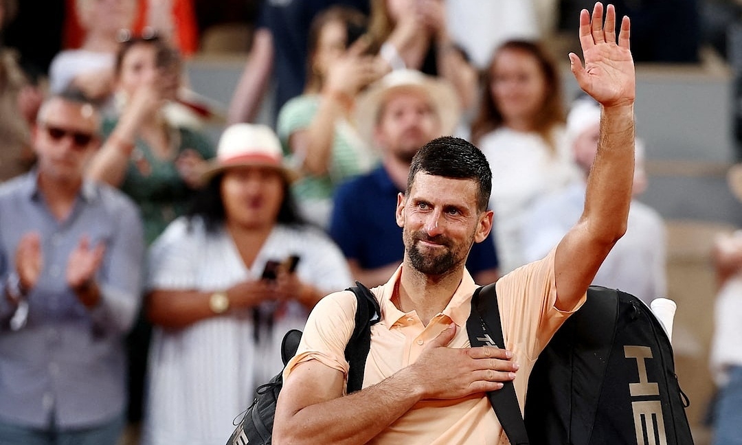 Djokovic thua sốc trước tay vợt 19 tuổi ở Roland Garros: Cú sốc cho làng banh nỉ - hình ảnh - okvipjl.com Djokovic thua sốc trước tay vợt 19 tuổi ở Roland Garros: Cú sốc cho làng banh nỉ - hình ảnh - okvipjl.com