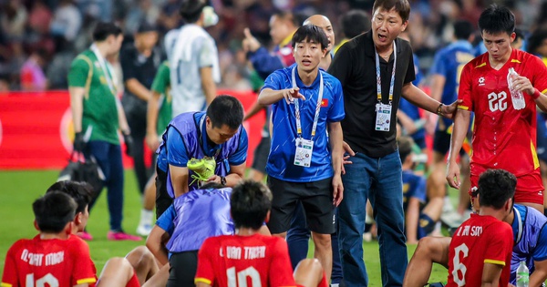 Bảo vệ ngôi vương AFF Cup 2026: Áp lực kép cho HLV Kim Sang-sik đến từ đâu? - hình ảnh - okvipjl.com Bảo vệ ngôi vương AFF Cup 2026: Áp lực kép cho HLV Kim Sang-sik đến từ đâu? - hình ảnh - okvipjl.com