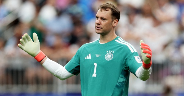 Manuel Neuer vi phạm luật FIFA ngày tái xuất đội tuyển Đức, may mắn thoát án phạt - hình ảnh - okvipjl.com