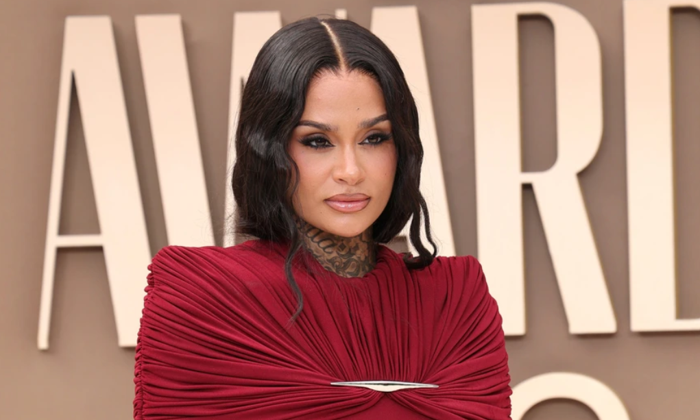 Ca sĩ Mỹ Kehlani tỏa sáng với thiết kế của NTK Việt tại lễ trao giải BET 2026 - hình ảnh - okvipjl.com