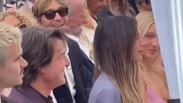 Nhà cái không chặn và khoảnh khắc gây tranh cãi của Victoria Beckham với Tom Cruise - hình ảnh - okvipjl.com