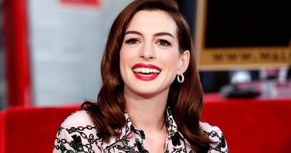 Anne Hathaway hé lộ khả năng trở lại ‘The Devil Wears Prada’ phần 3 - hình ảnh - okvipjl.com Anne Hathaway hé lộ khả năng trở lại ‘The Devil Wears Prada’ phần 3 - hình ảnh - okvipjl.com