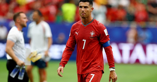 Bị gọi là ‘lời nguyền’ của đội tuyển Bồ Đào Nha, Ronaldo nói gì? - hình ảnh - okvipjl.com Bị gọi là ‘lời nguyền’ của đội tuyển Bồ Đào Nha, Ronaldo nói gì? - hình ảnh - okvipjl.com