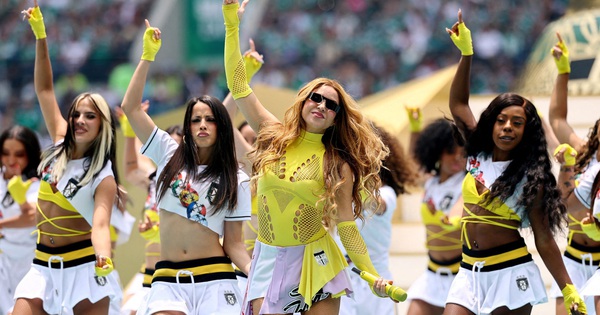Shakira nhảy múa ăn mừng khi Colombia có vé đi tiếp, vì sao Ronaldo phải lo? - hình ảnh - okvipjl.com Shakira nhảy múa ăn mừng khi Colombia có vé đi tiếp, vì sao Ronaldo phải lo? - hình ảnh - okvipjl.com
