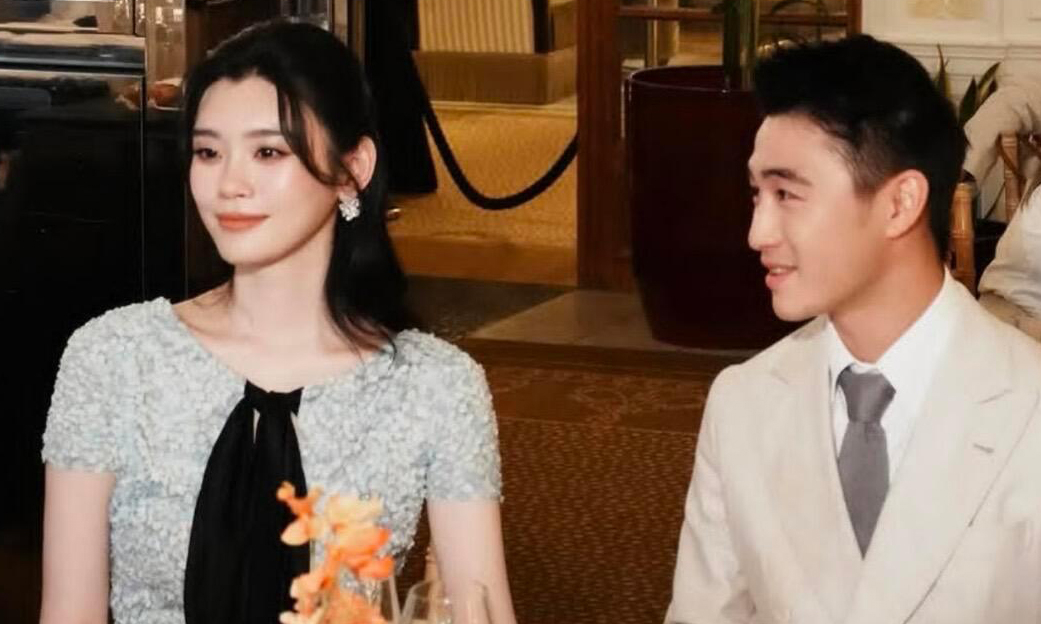 Hề Mộng Dao và con trai ‘Vua sòng bạc’ đón khách dự cưới tại Paris - hình ảnh - okvipjl.com Hề Mộng Dao và con trai ‘Vua sòng bạc’ đón khách dự cưới tại Paris - hình ảnh - okvipjl.com