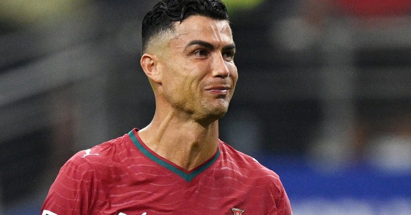 Ronaldo nghẹn ngào chia tay World Cup, ôm Yamal trong khoảnh khắc xúc động - hình ảnh - okvipjl.com