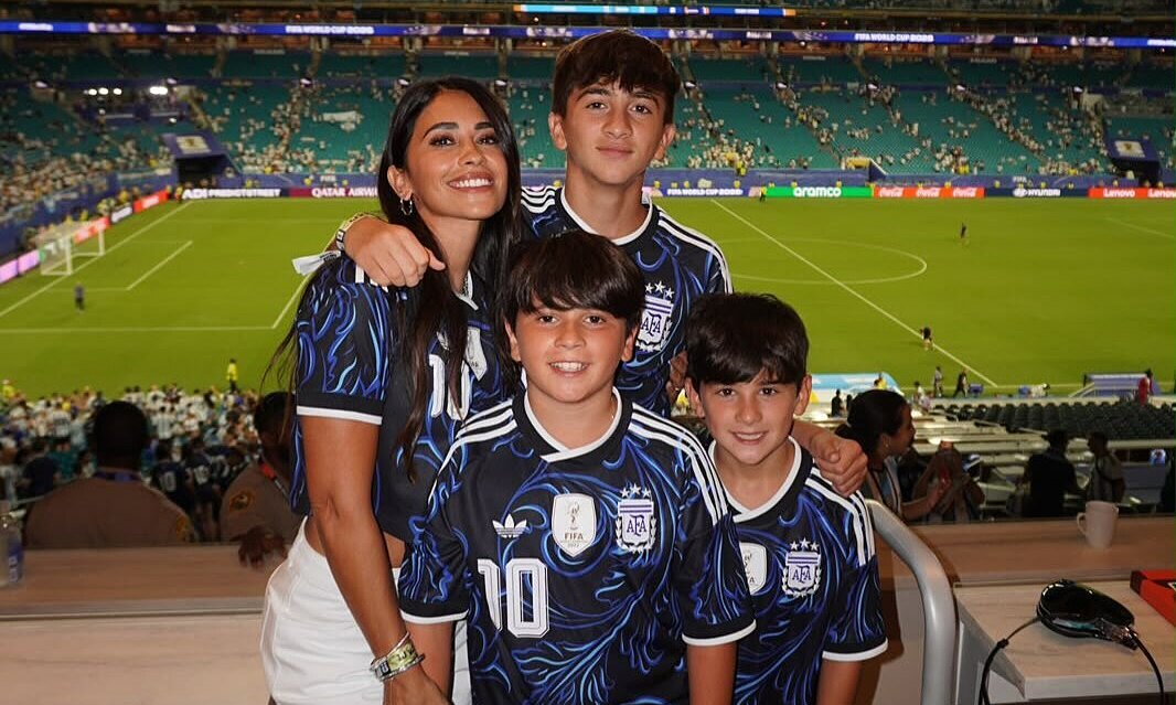 Vợ Messi cổ vũ cuồng nhiệt sau chiến thắng kịch tính – OKVIP chính thức đồng hành cùng fan bóng đá - hình ảnh - okvipjl.com