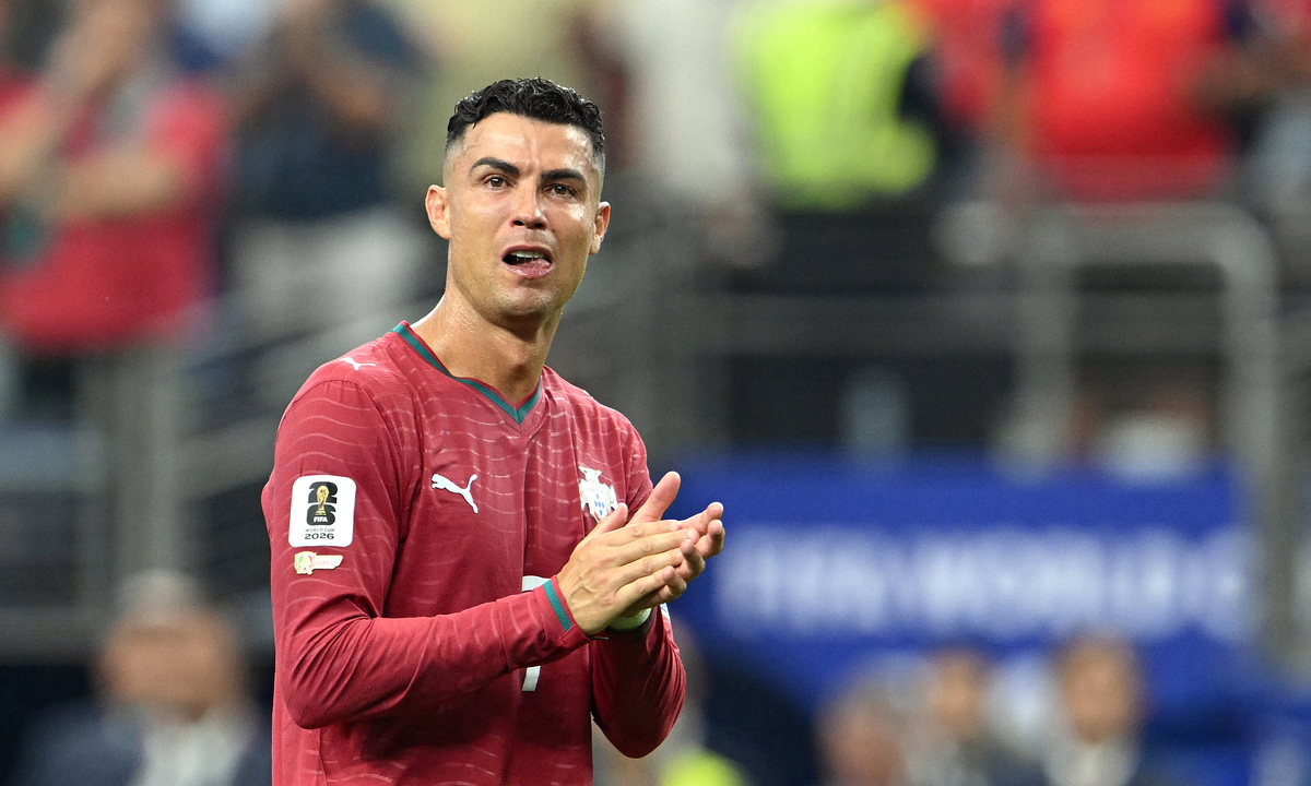 Ronaldo bật khóc chia tay World Cup 2026: Chương cuối đầy xúc động của huyền thoại - hình ảnh - okvipjl.com Ronaldo bật khóc chia tay World Cup 2026: Chương cuối đầy xúc động của huyền thoại - hình ảnh - okvipjl.com